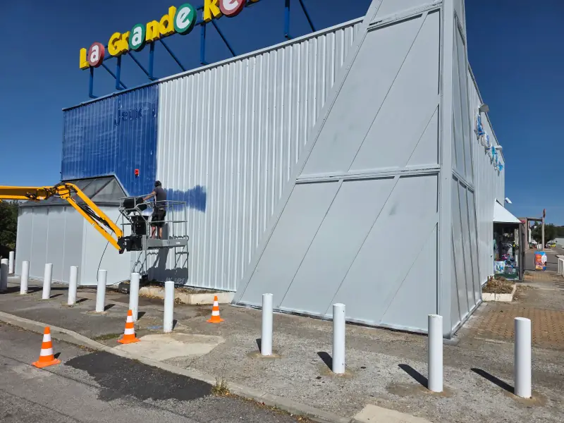 Peinture bardage La Grande Recree par 2KM